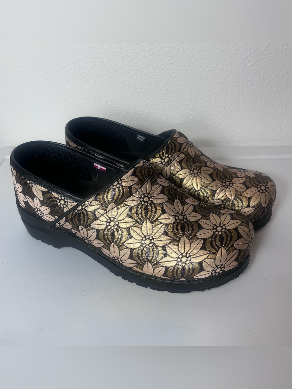 Sanita Valera Vegan Clogs Danish Design Floral Metallic Bronze Gold Black 41
